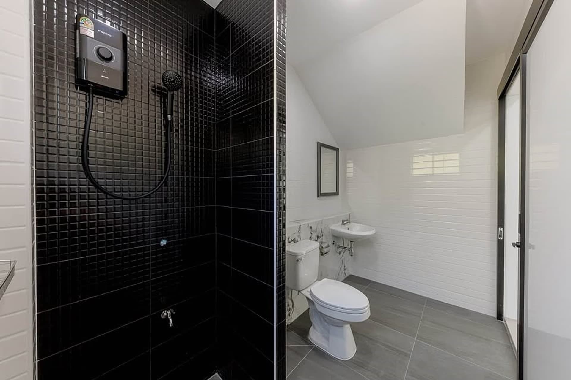 3 Bed House for Sale in Doi Saket District - Image 7