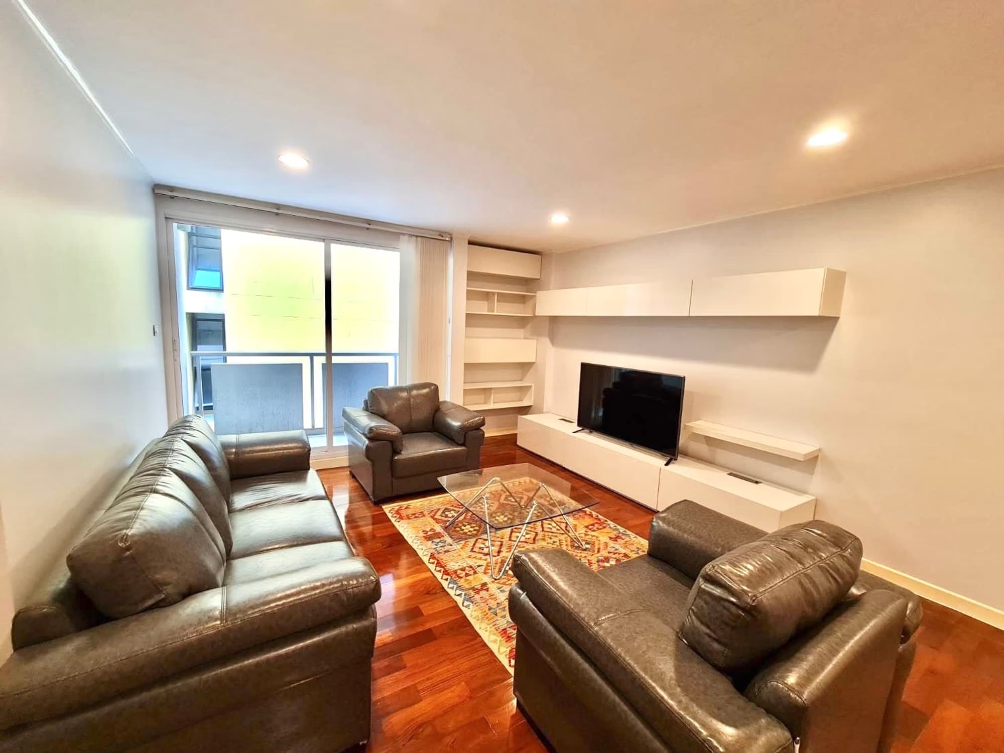 3 Bed Condo for Rent in Pathum Wan - Image 1