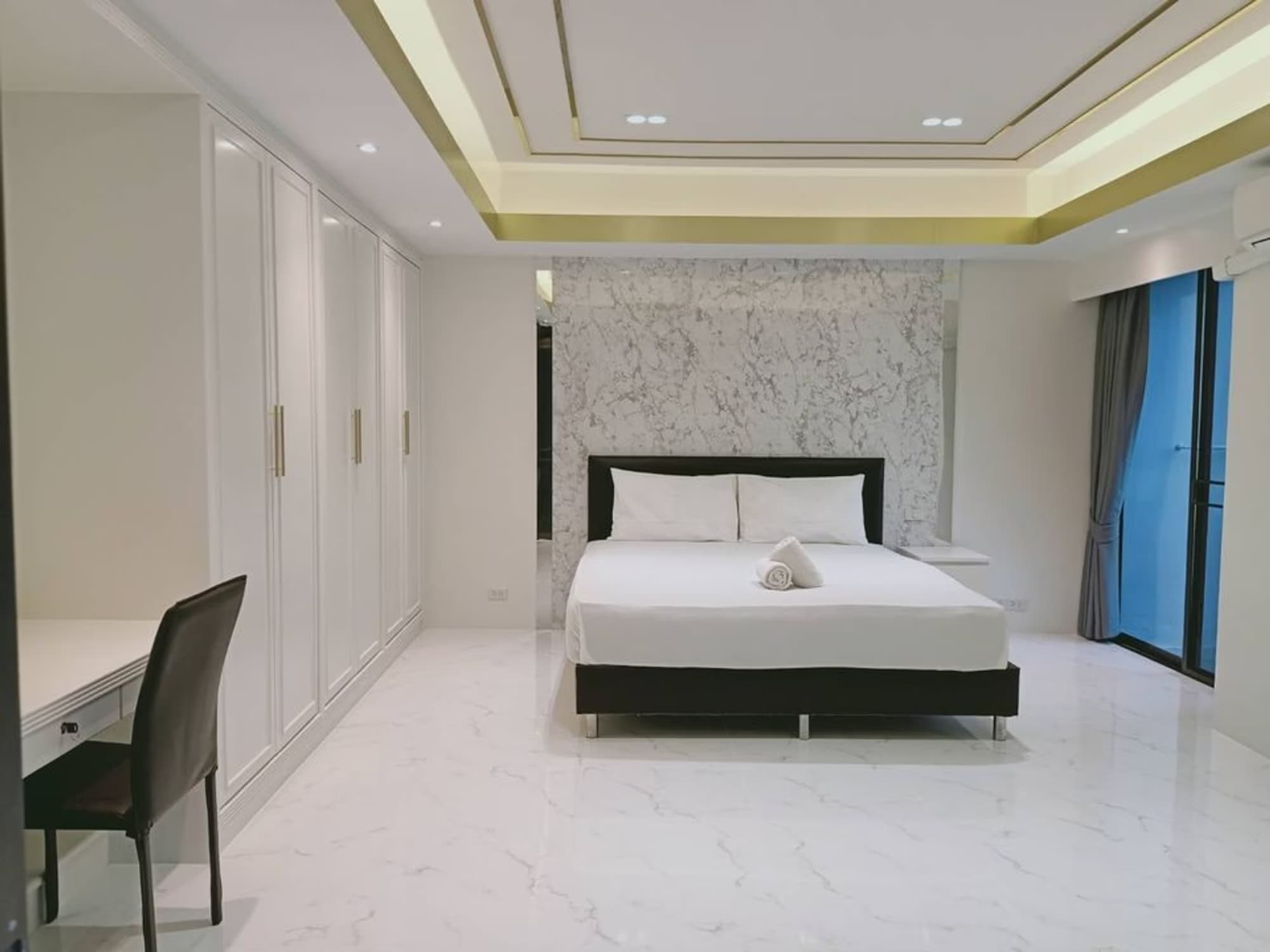 2 Bed Condo for Rent in Watthana - Image 12
