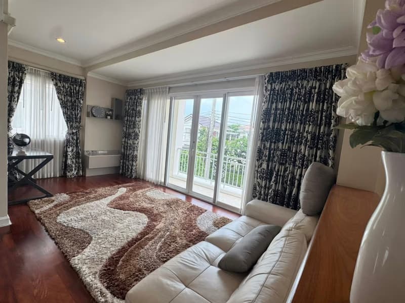 3 Bed House for Rent in Prawet