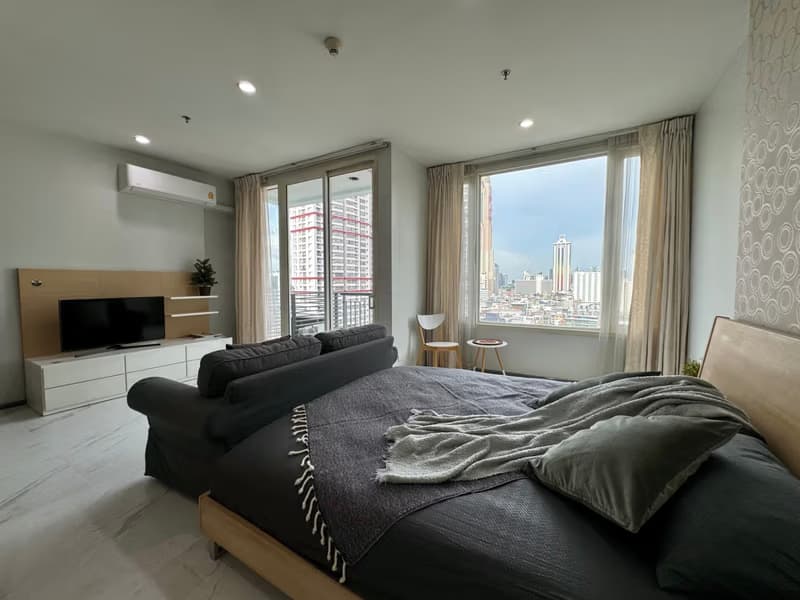 Studio Condo for Rent in Ratchathewi