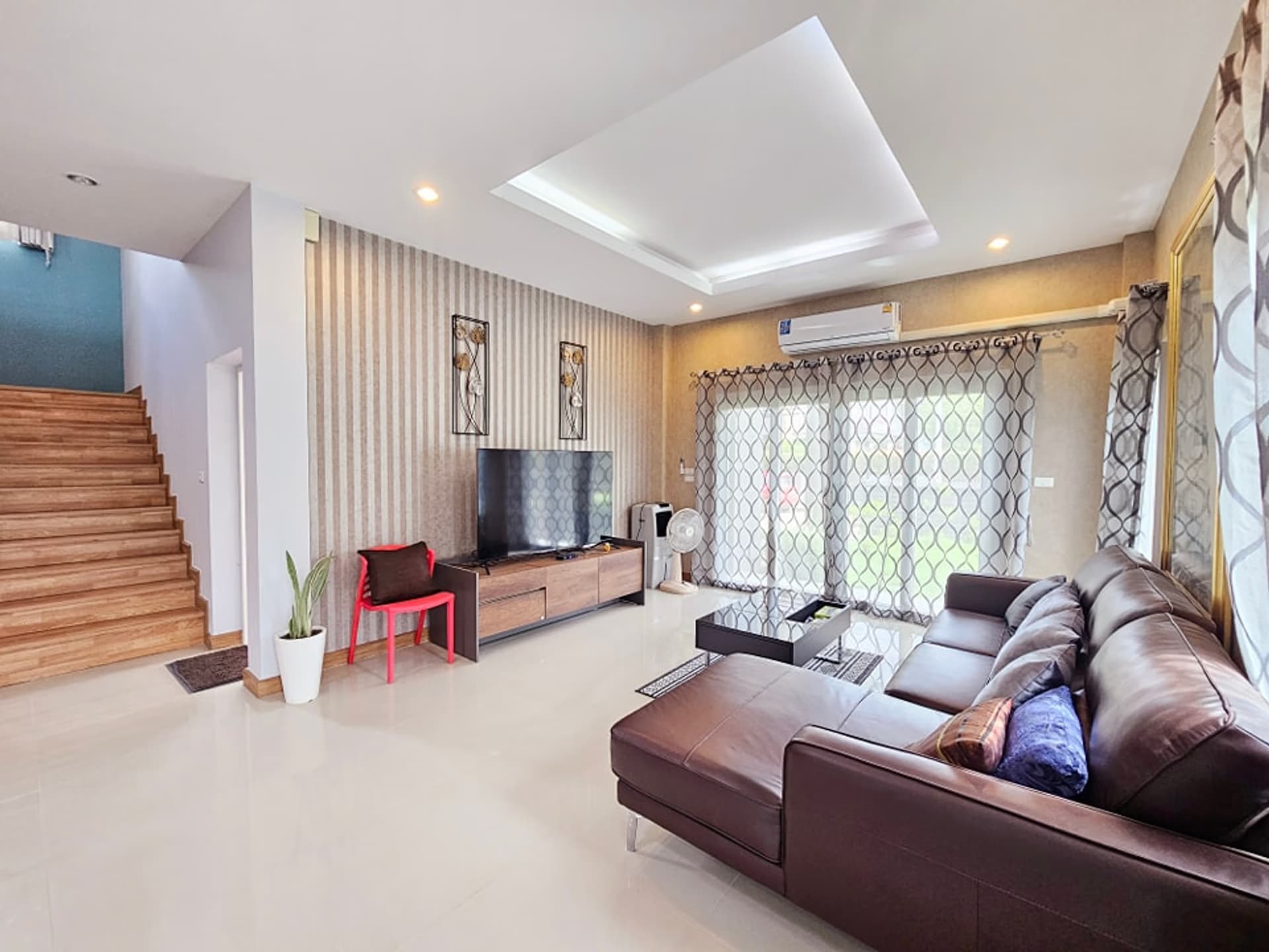 4 Bed House for Rent and Sale in Hang Dong - Image 7