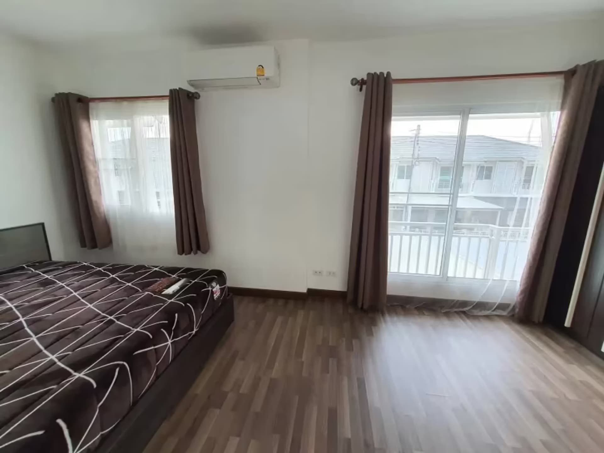 3 Bedroom House - Image 4