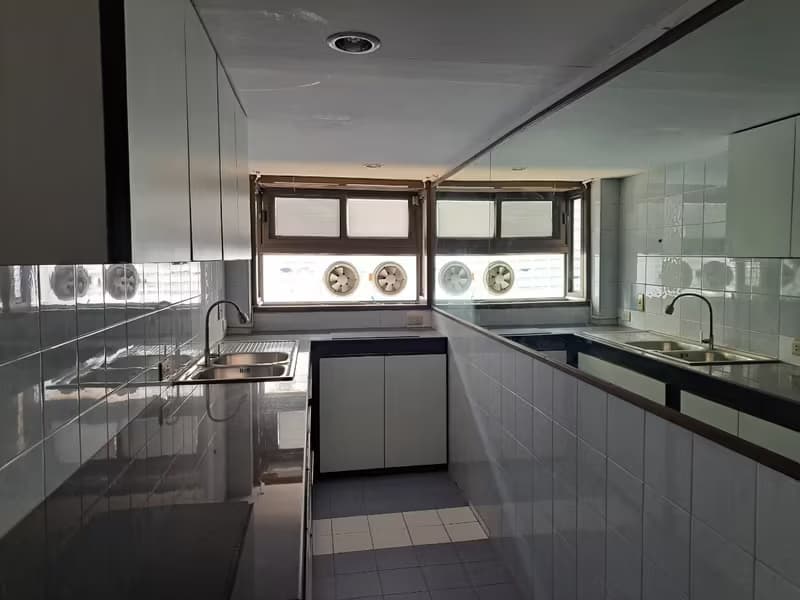  House for Sale in Watthana.
