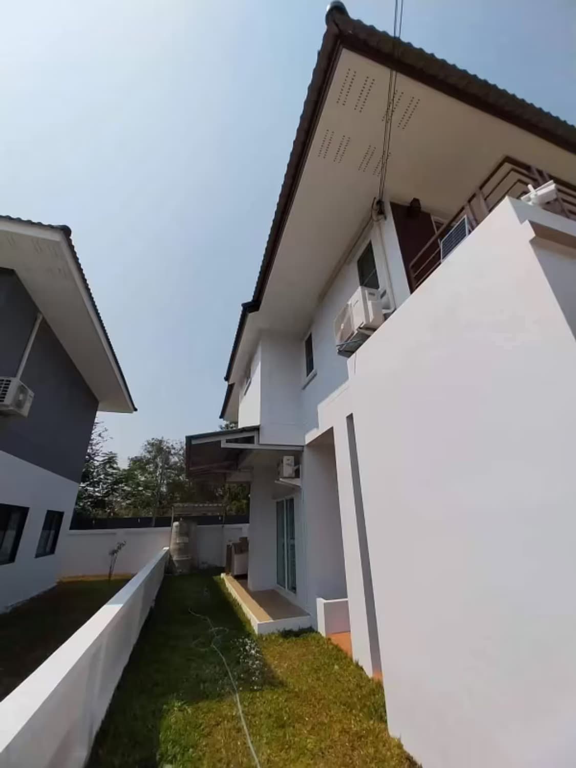 4 Bedroom House - Image 4