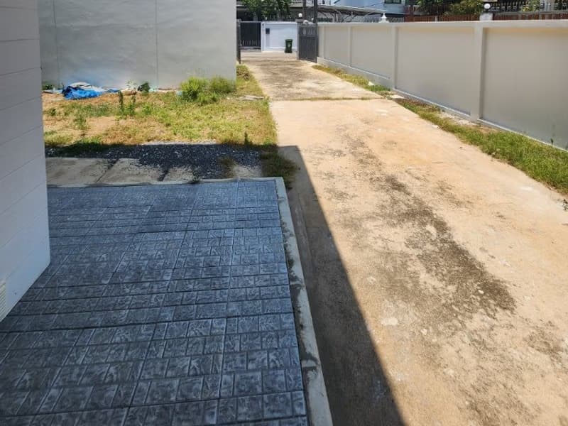 4 Bed House for Rent in Phra Khanong