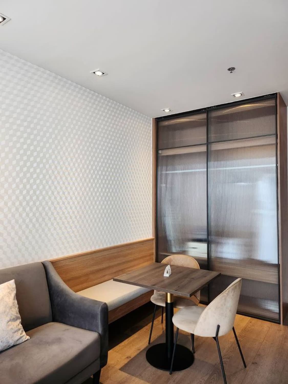 Studio Condo for Rent in Khlong Toei - Image 6
