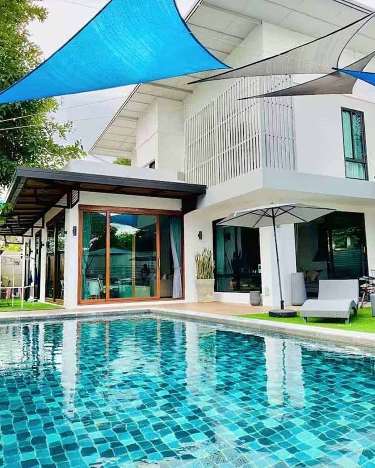 6 Bed House for Rent in San Sai - Image 1