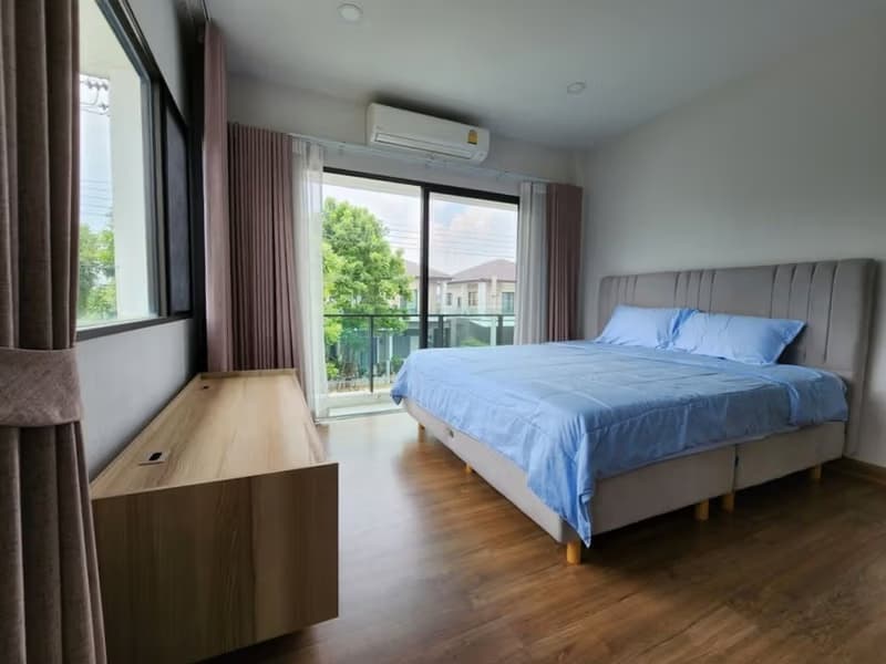4 Bed House for Rent in Prawet