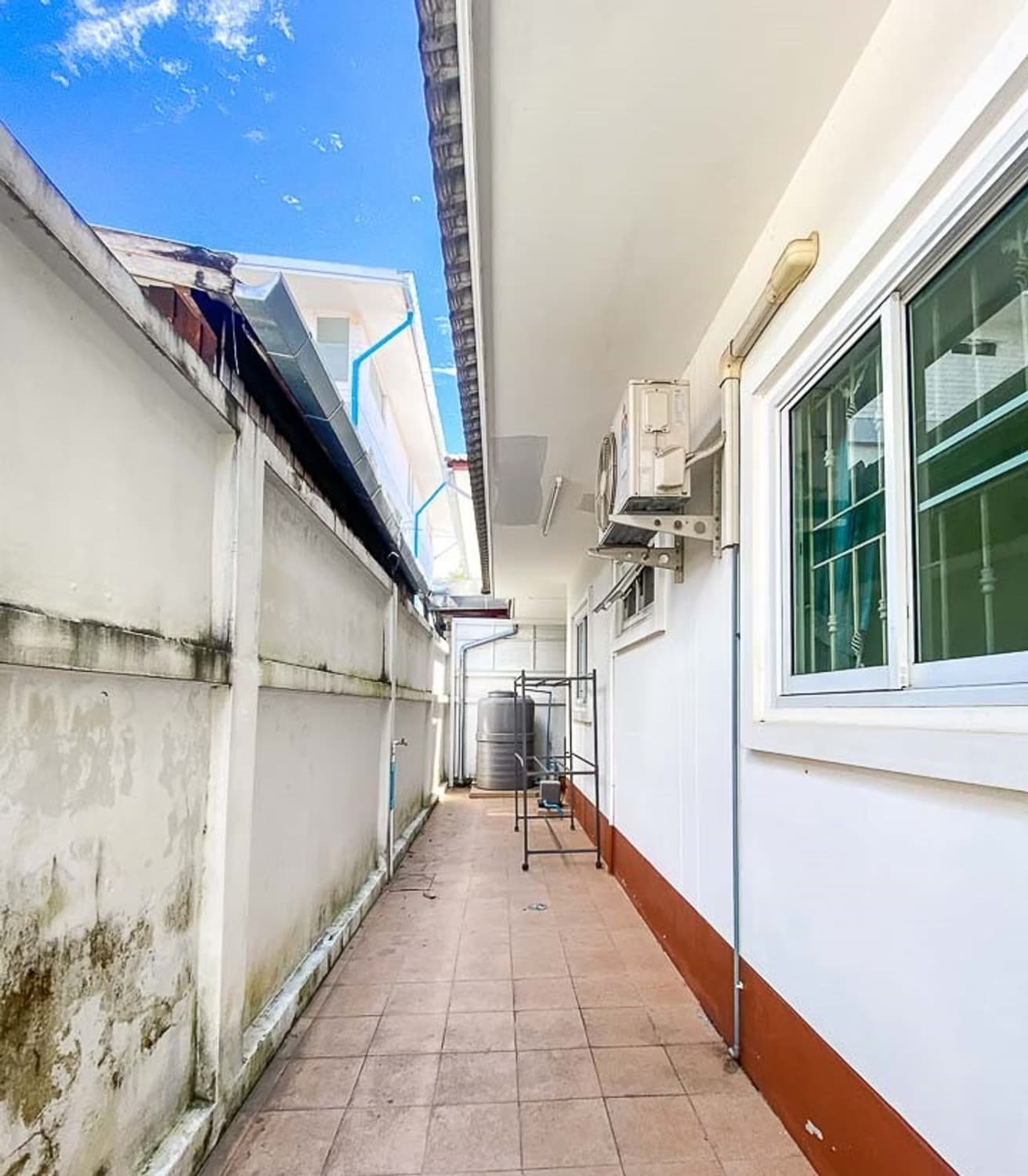 4 Bedroom House - Image 7