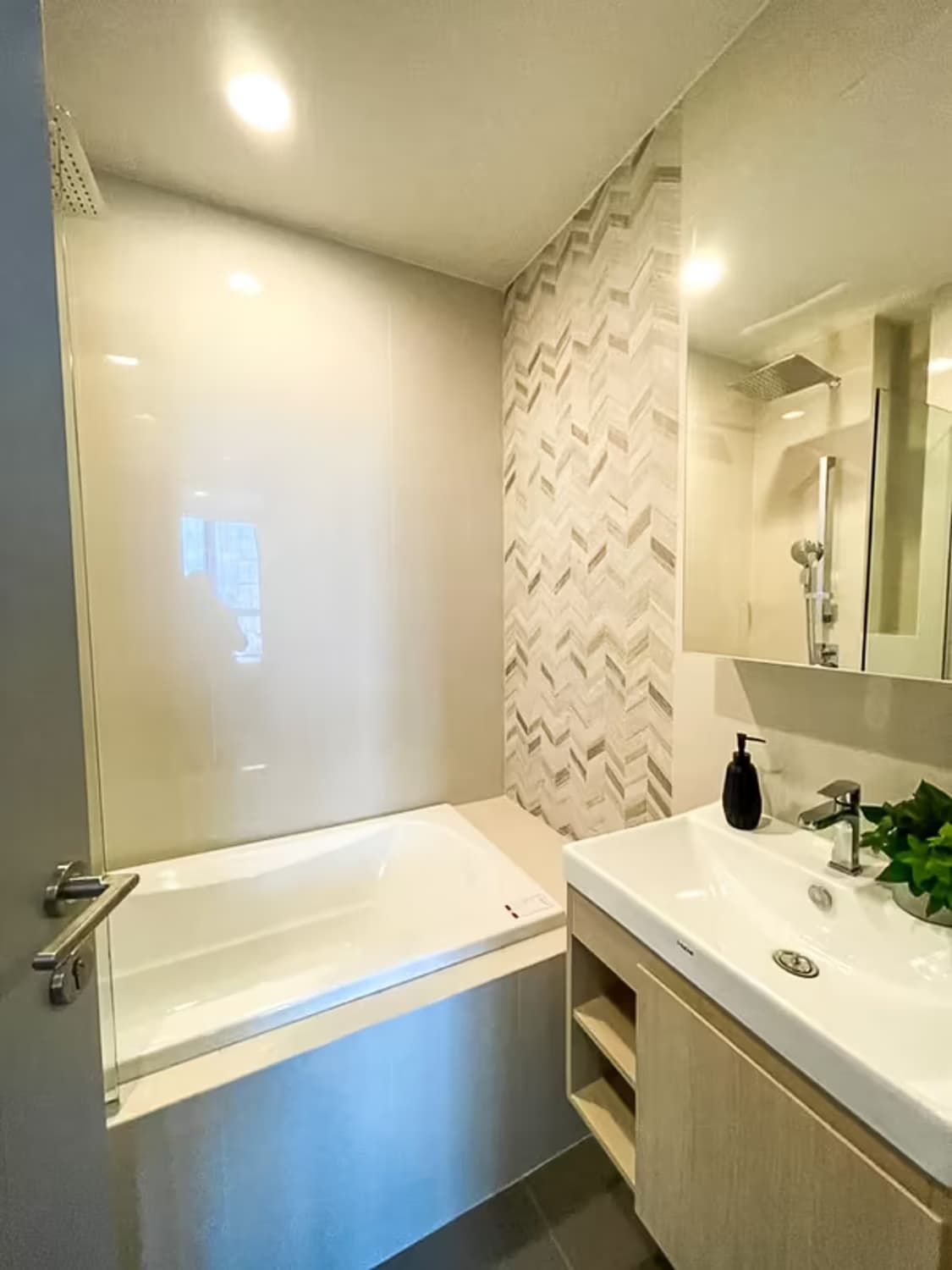 Oka Huas Condo - Image 10