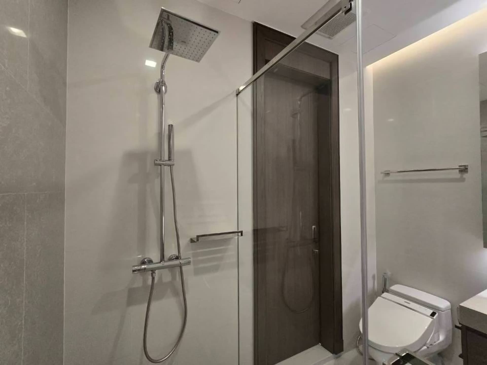 2 Bed Condo for Sale in Khlong Toei - Image 16