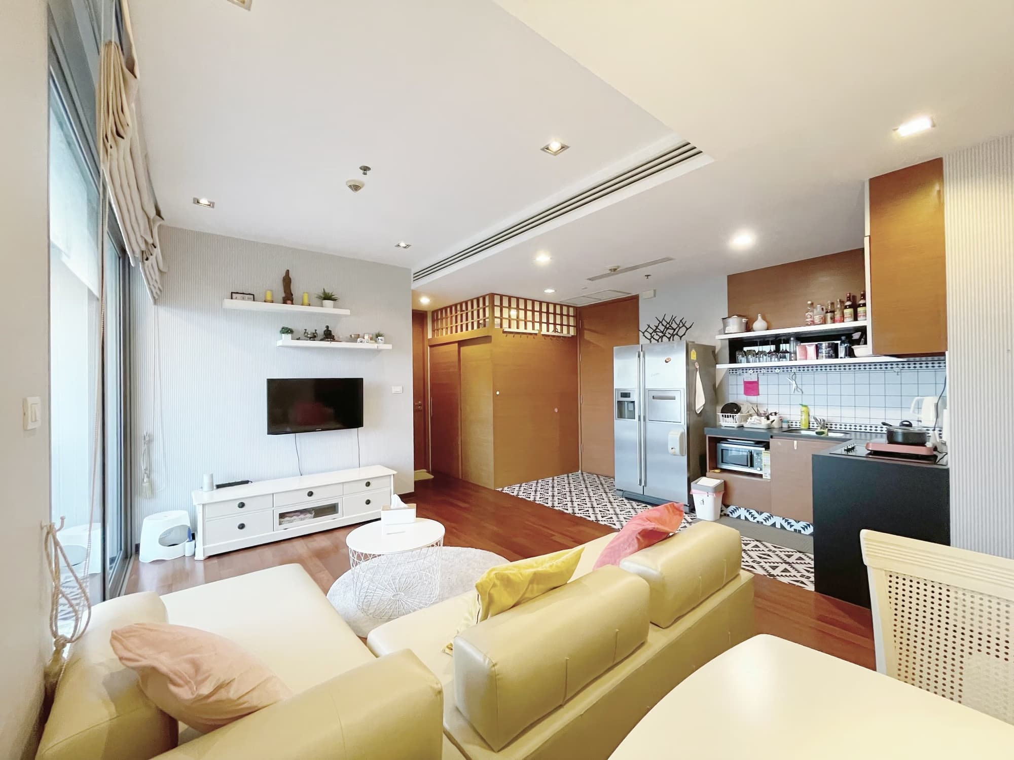 2 Bed Condo for Sale in Khlong Toei - Image 2