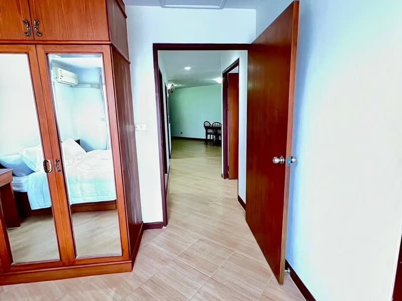 3 Bed Condo for Rent in Ratchathewi