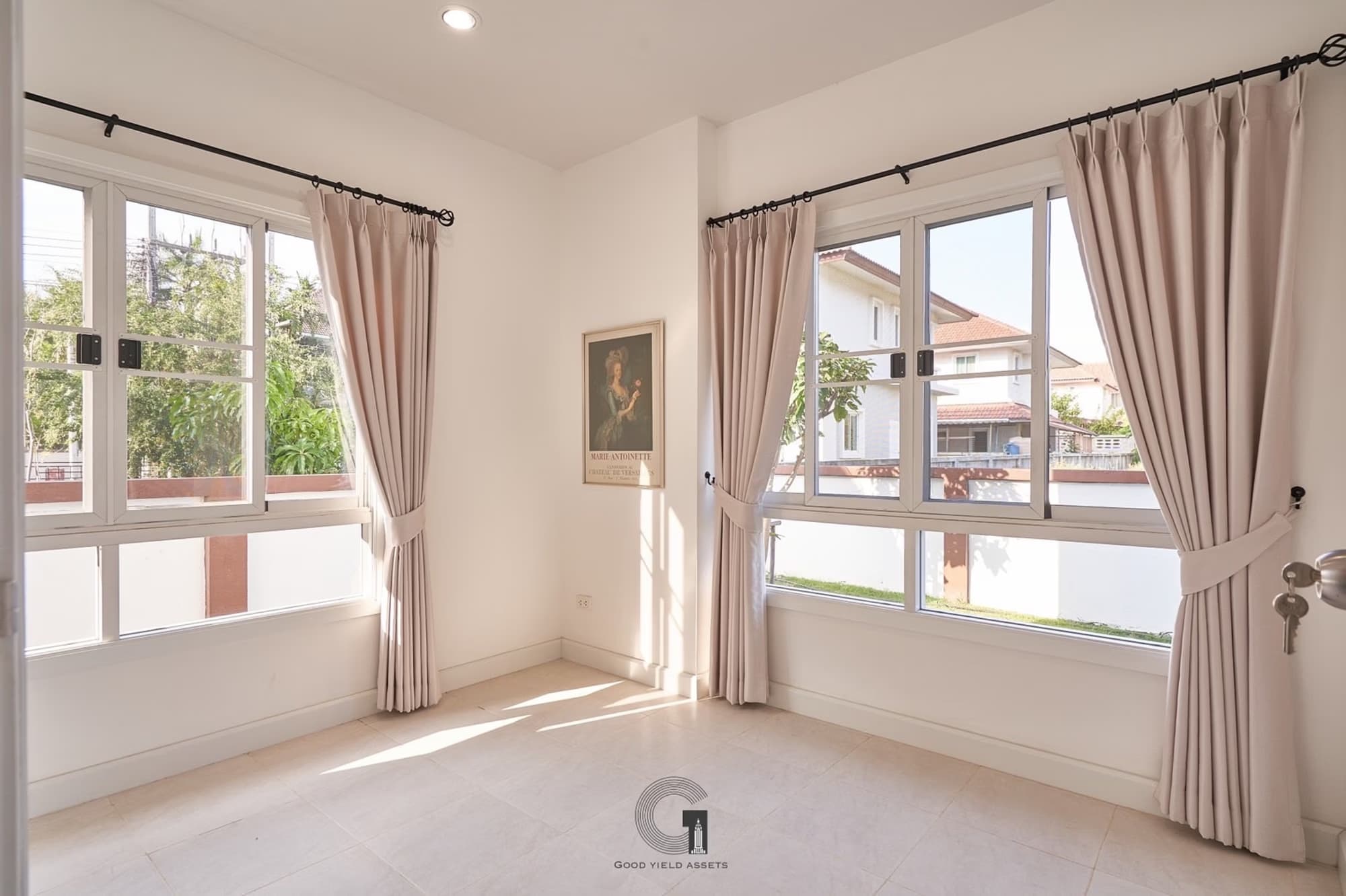 4 Bed House for Rent in Saraphi - Image 11
