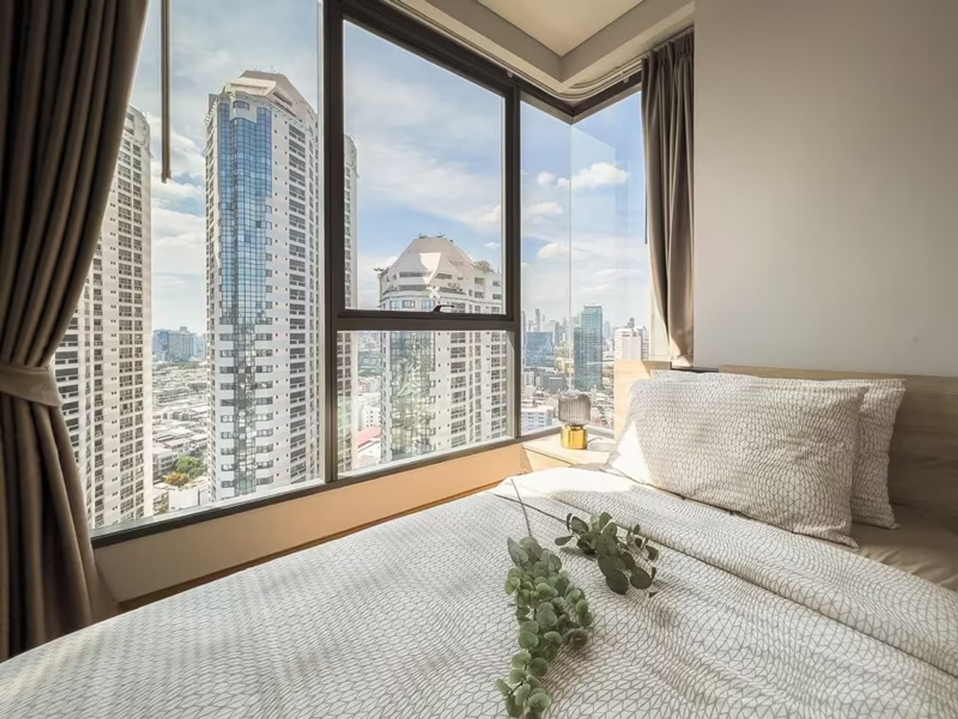 Condo for Rent at The Lumpini 24 - Image 9