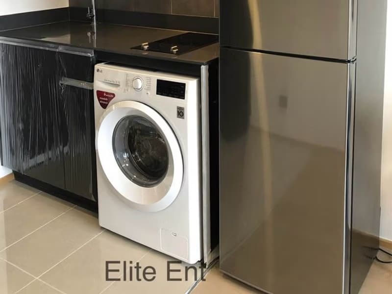 Studio Condo for Rent in Bang Rak