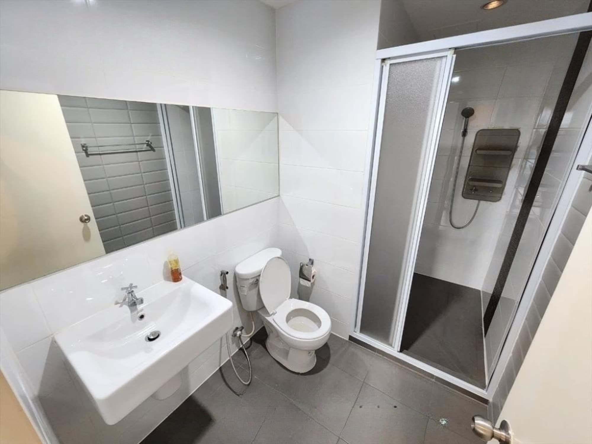 2 ห้องนอน คอนโด สำหรับ ขาย ใน Khlong Toei - Image 11