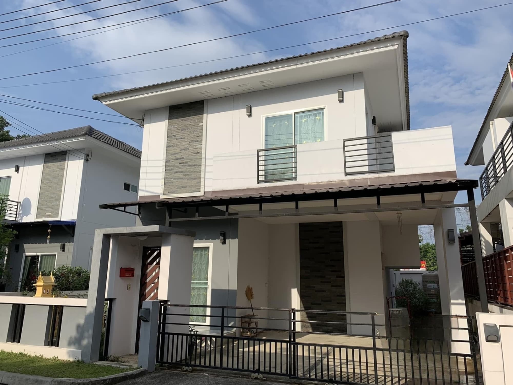 3 ห้องนอน บ้าน สำหรับ ขาย ใน Hang Dong - Image 1