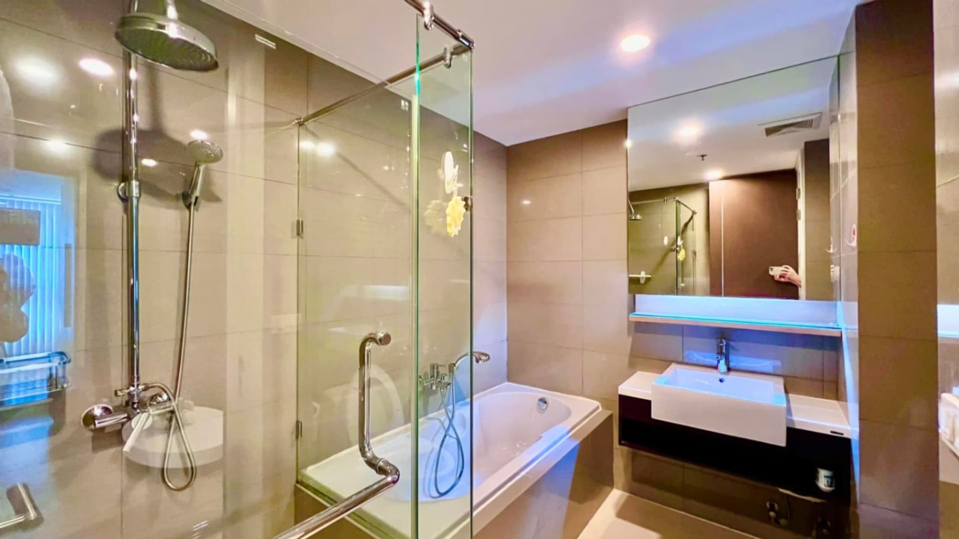 Condo for Rent, Sale at 15 Sukhumvit Residences - Image 5