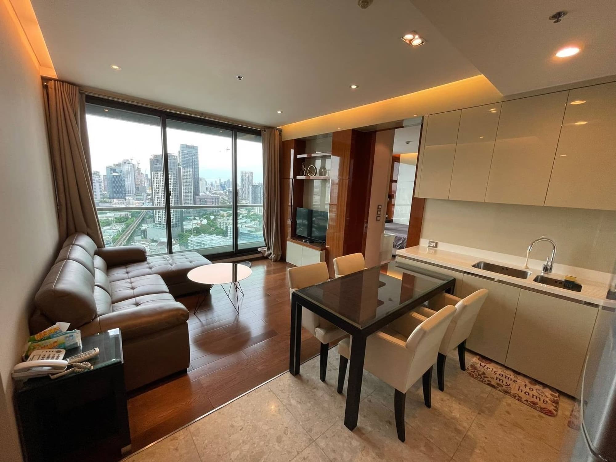 2 ห้องนอน Condo สำหรับ ขาย ใน คลองเตย - Image 1