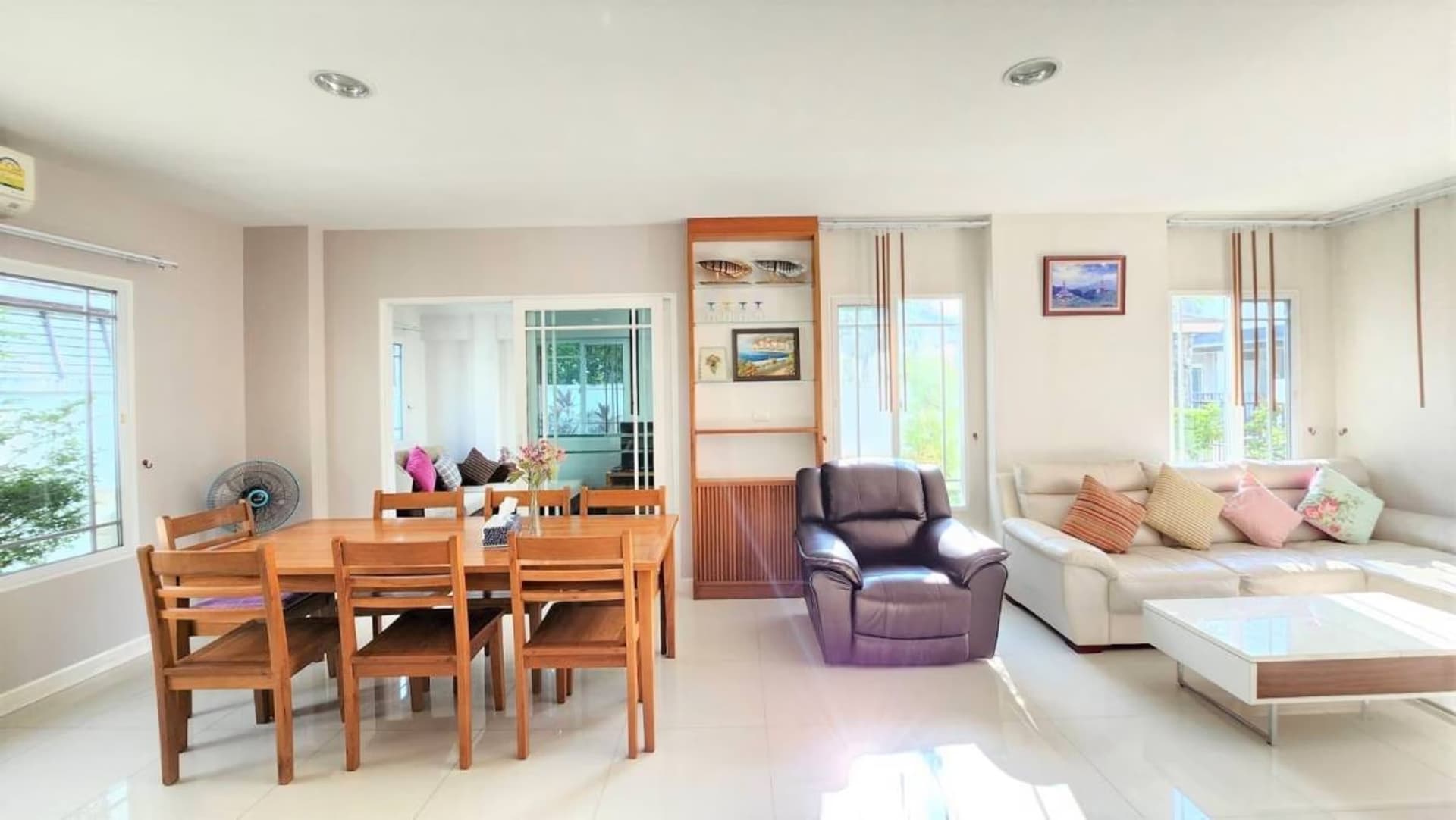 4 Bed House for Rent in Mueang Chiang Mai - Image 2