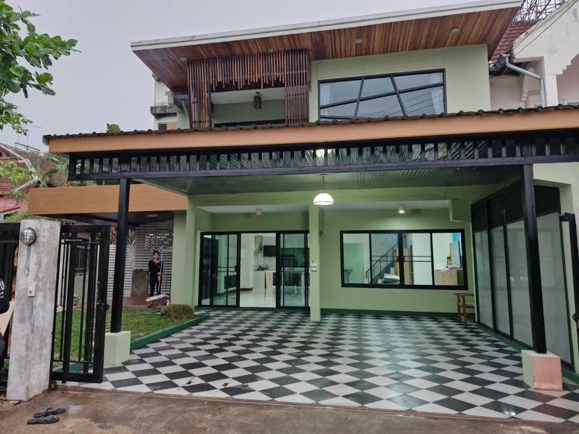 4 Bed House for Rent in Hang Dong - Image 1