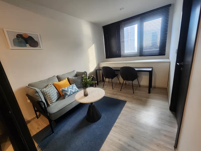 1 Bed Condo for Rent  Near Huai Khwang MRT
