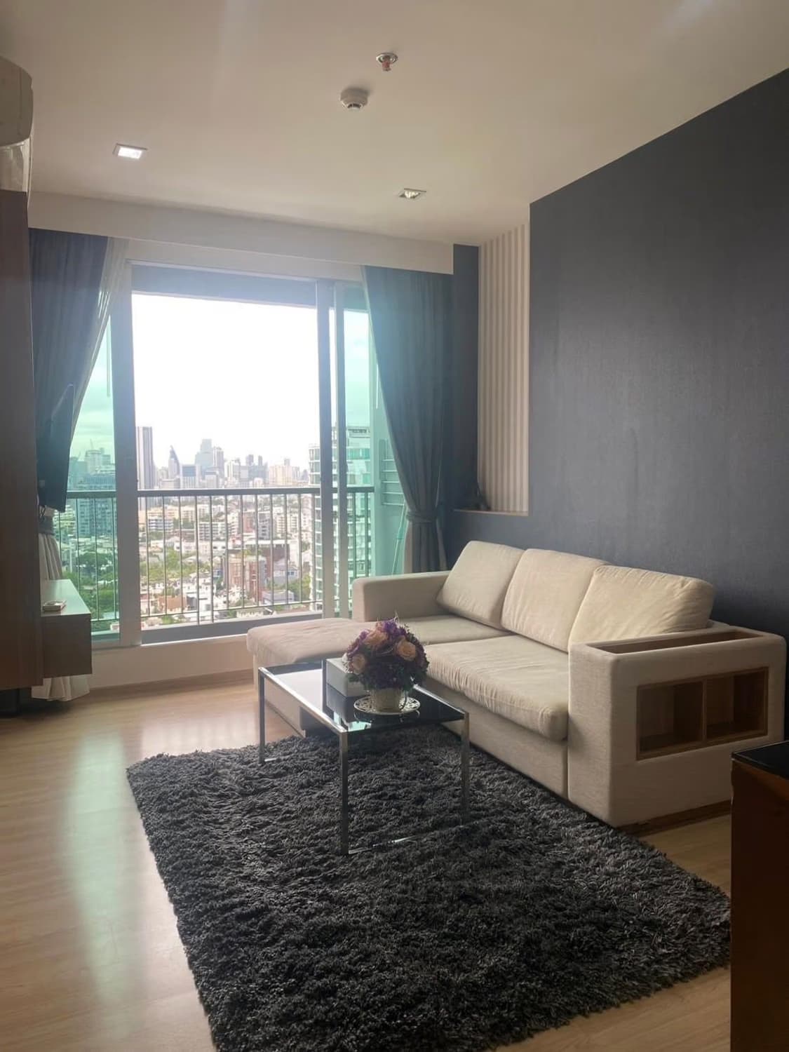 1 Bed Condo for Sale in Phaya Thai - Image 1
