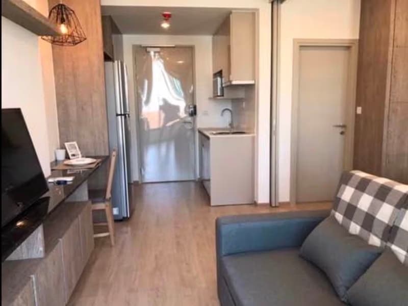 1 Bed Condo for Rent  Near Sala Daeng BTS