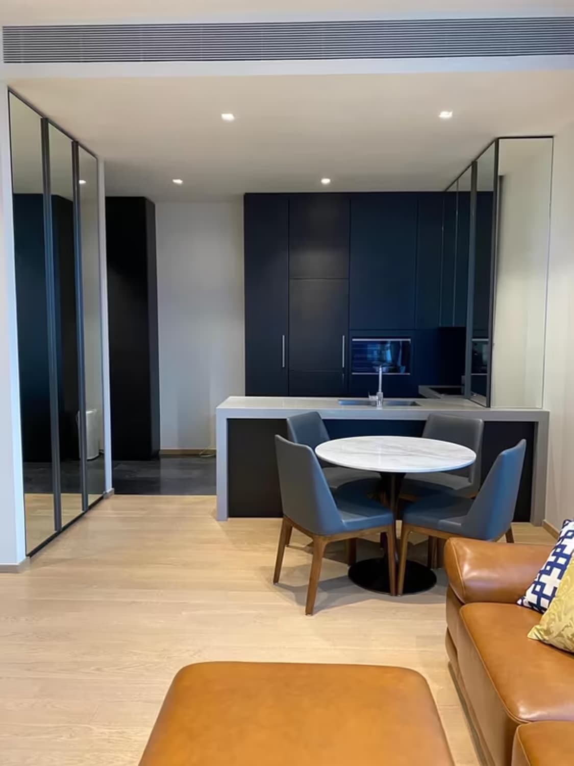 Condo for Rent at 28 Chidlom by SC Asset - Image 2