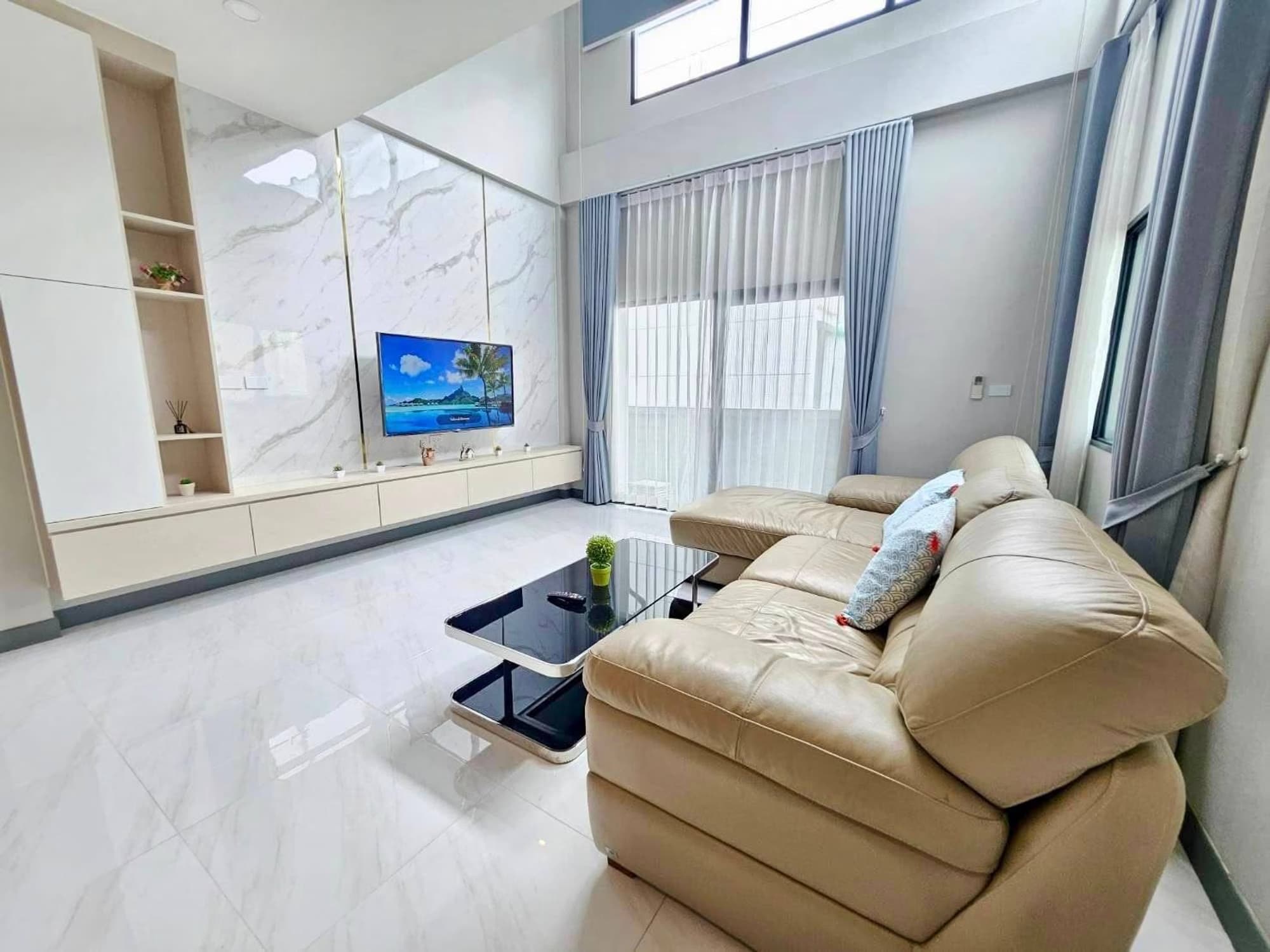 4 Bed House for Rent in Prawet - Image 2