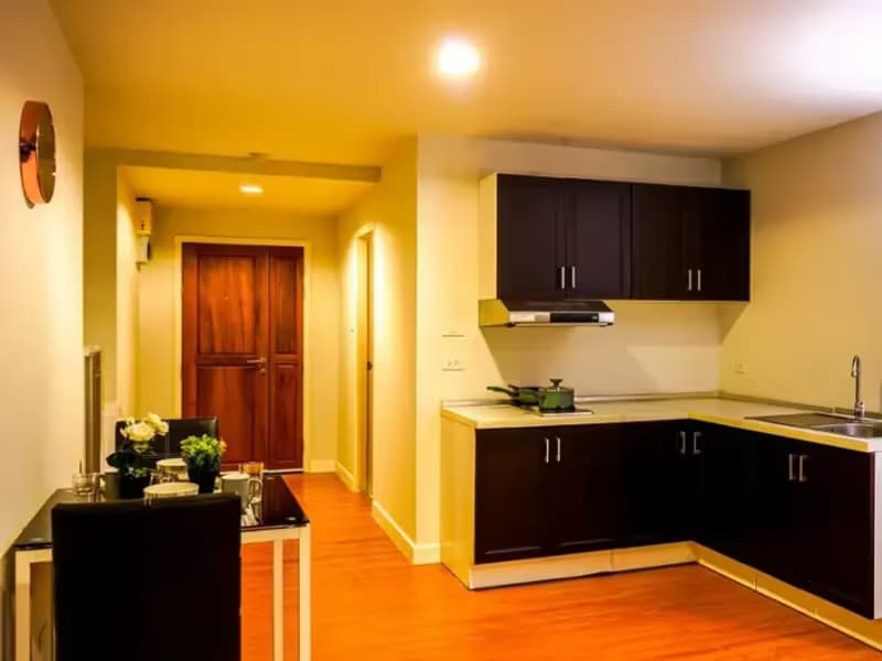 1 Bedroom Condo