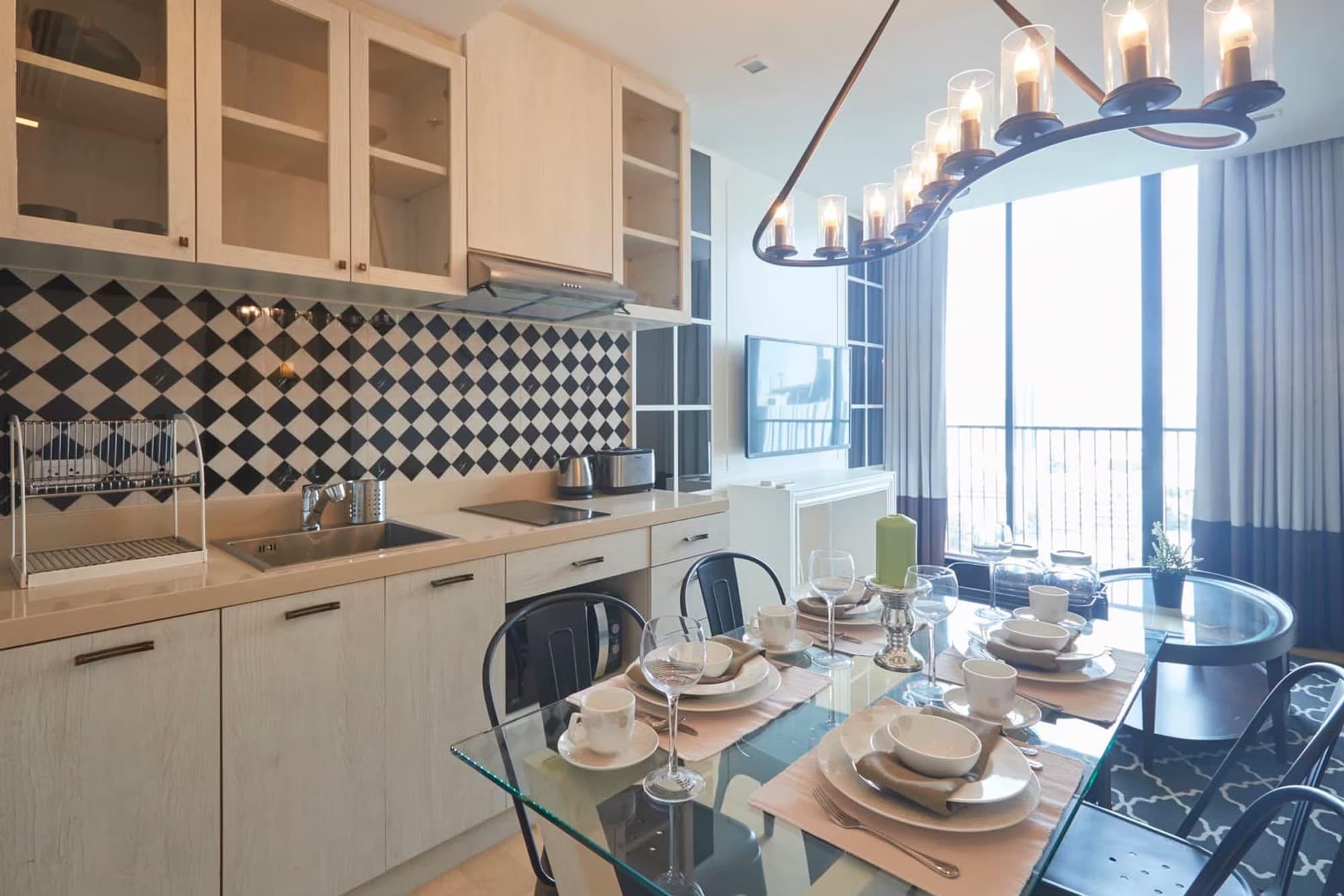 1 Bed Condo for Rent in Phaya Thai - Image 2