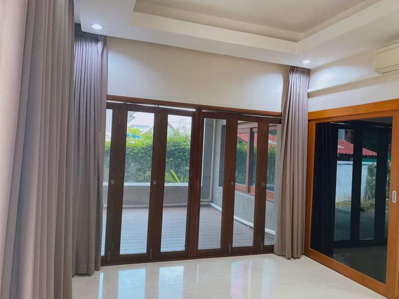 5 Bed House for Rent in Mueang Chiang Mai