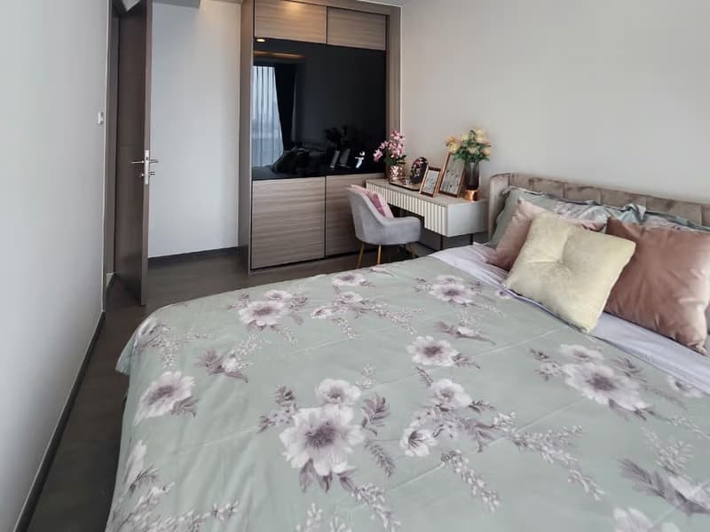 Condo for Rent at Define by Mayfair