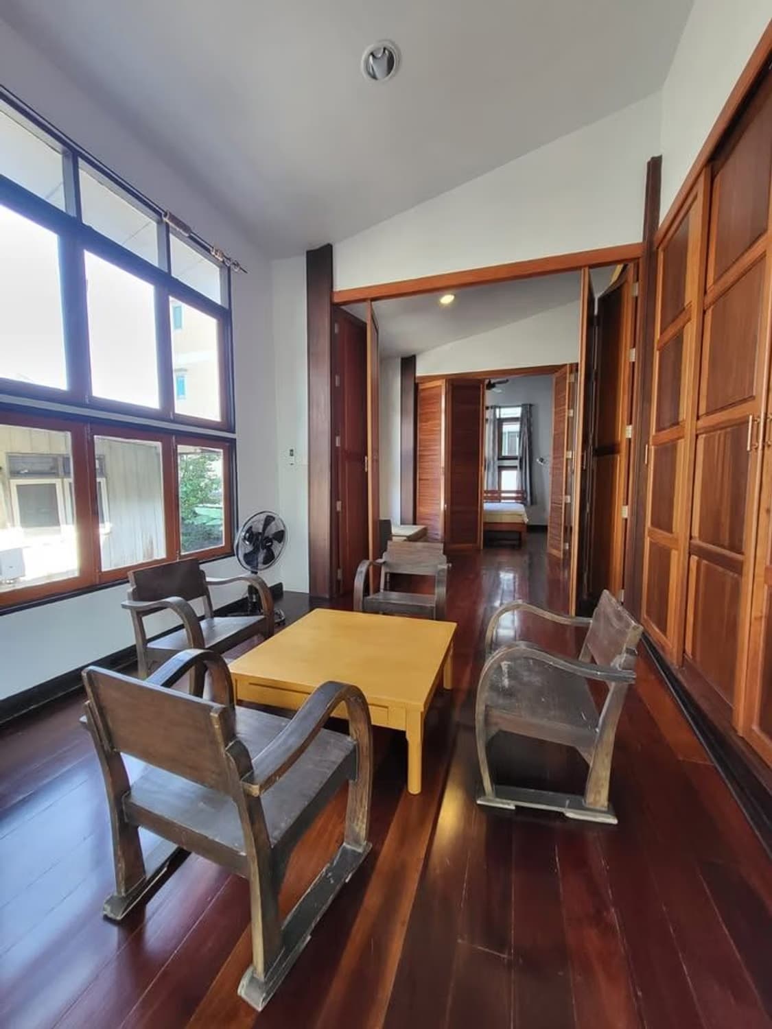 3 Bed House for Rent in Huai Khwang - Image 2