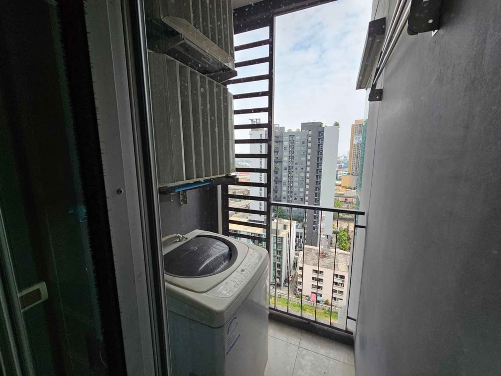 1 Bedroom Condo - Image 4