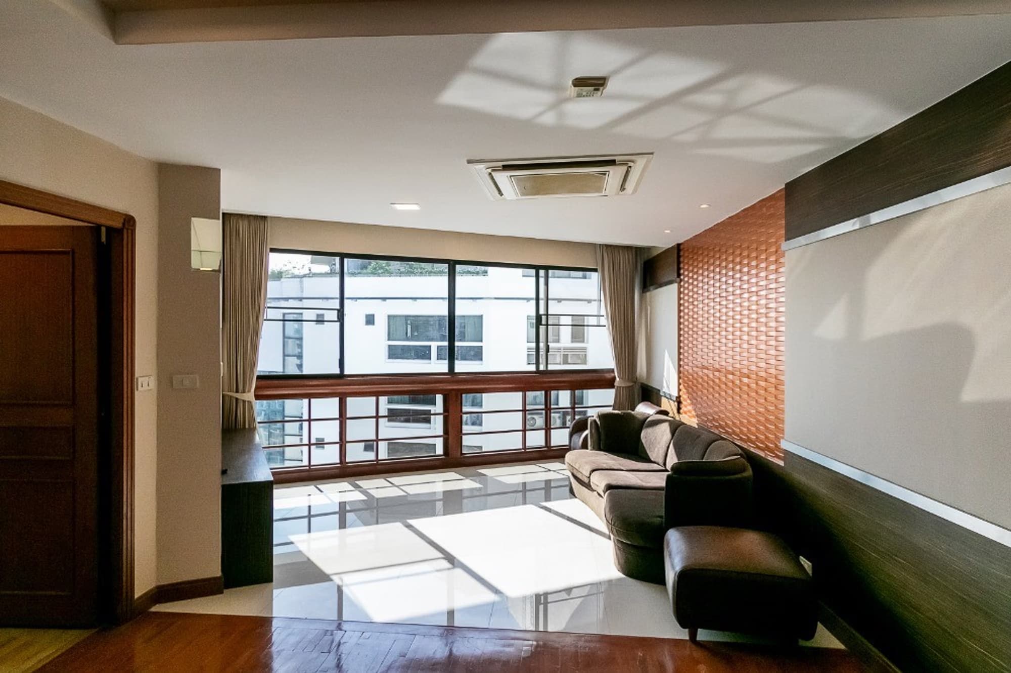 3 ห้องนอน คอนโด สำหรับ จำหน่าย ใน Khlong Toei - Image 2