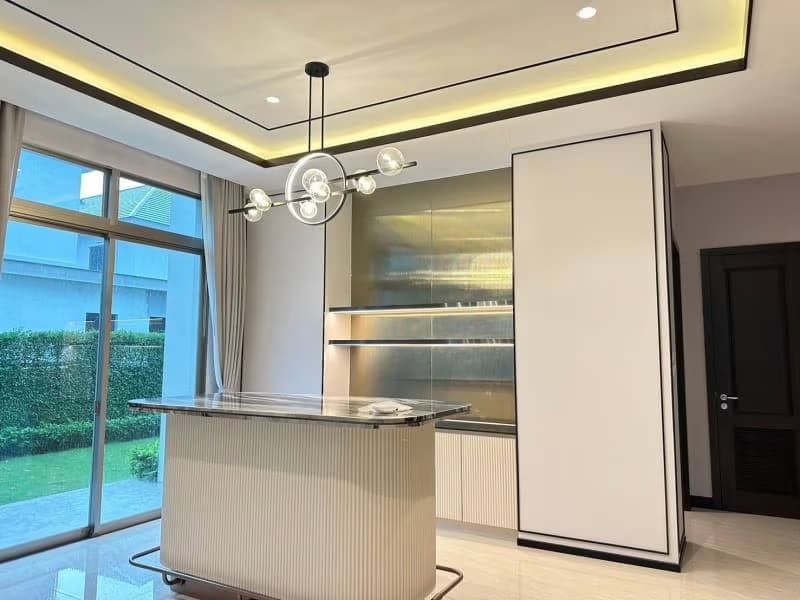 4 Bed House for Rent and Sale in Lat Krabang