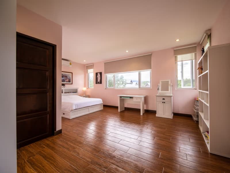 6 Bed House for Sale in Mae Rim District