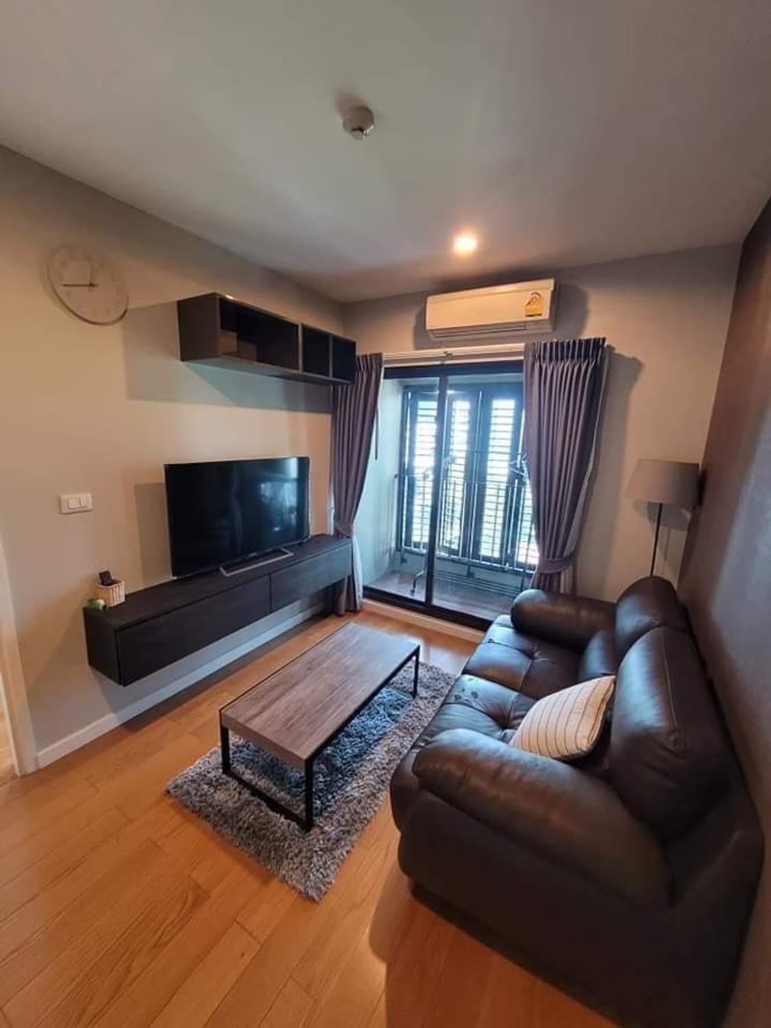1 Bedroom Condo - Image 1