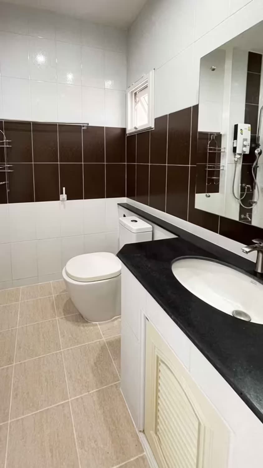 3 Bedroom House - Image 14