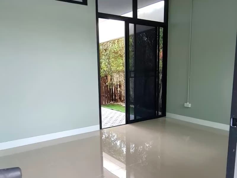 5 Bed House for Rent in San Sai District
