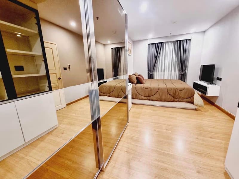 1 Bed Condo for Rent and Sale  Near Thailand Cultural Centre MRT