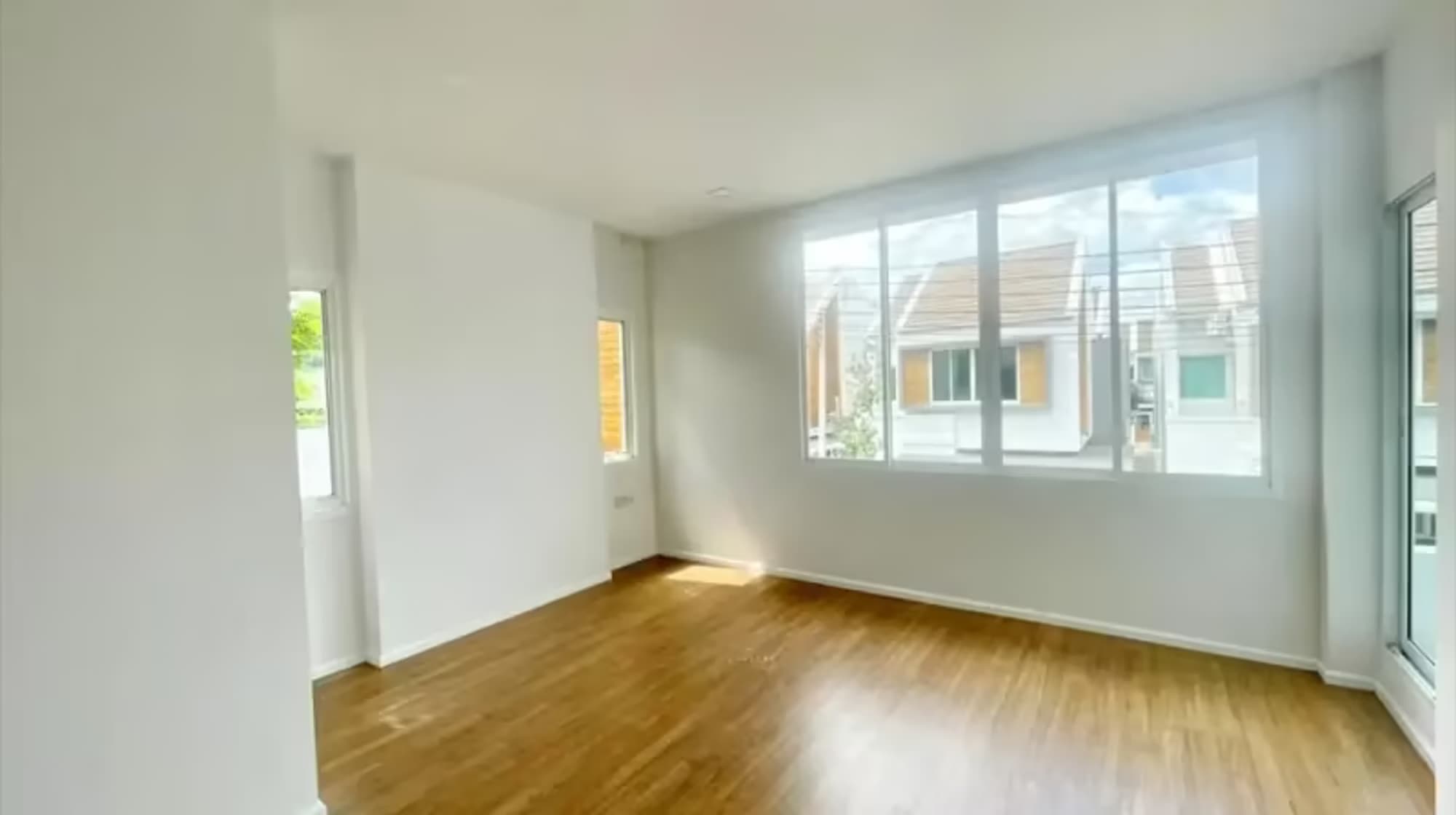 2 Bedroom House - Image 7