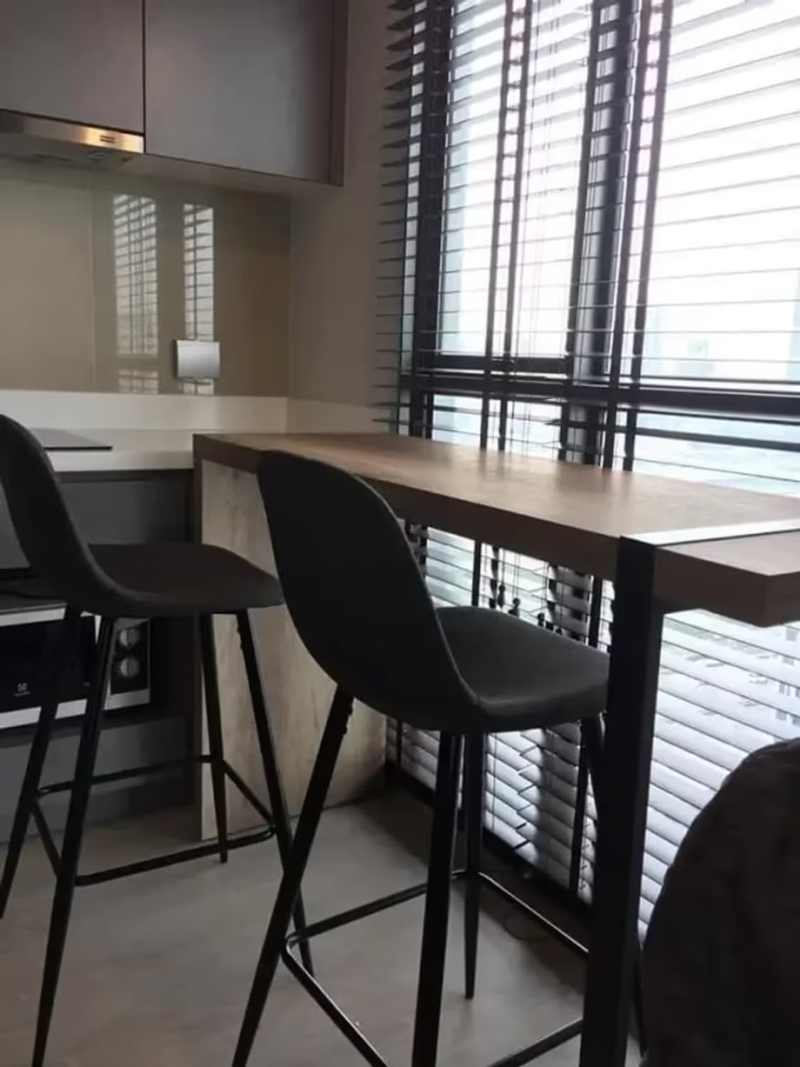 1 Bedroom Condo - Image 1