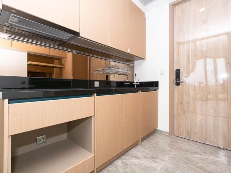 1 Bedroom Condo
