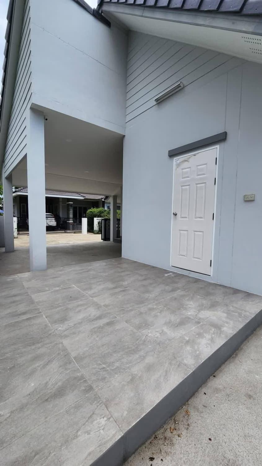 2 Bed House for Rent in Saraphi District - Image 11