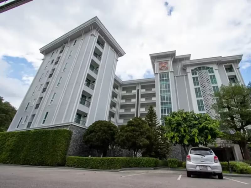 1 Bedroom Condo